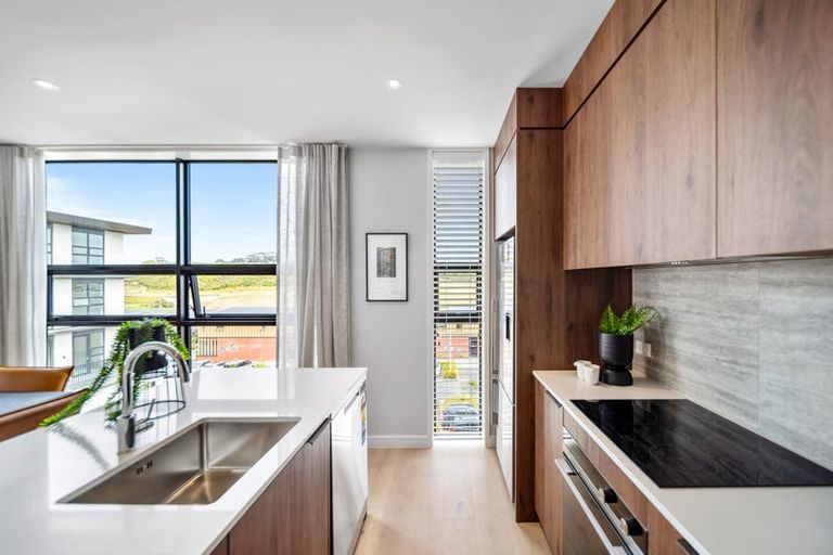 Photo of property in 203/82 Te Oneroa Way, Long Bay, Auckland, 0630