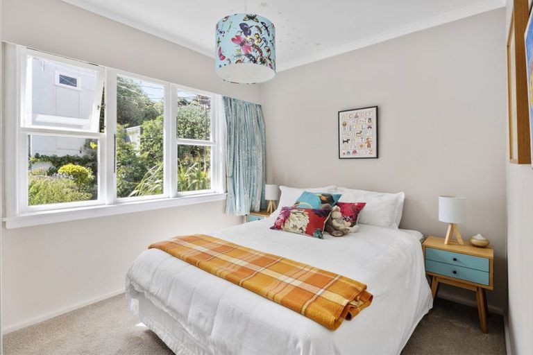 Photo of property in 109 Seatoun Heights Road, Seatoun, Wellington, 6022