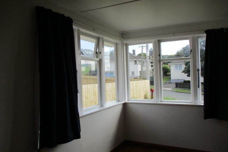 Photo of property in 37 Hukatai Street, Elsdon, Porirua, 5022