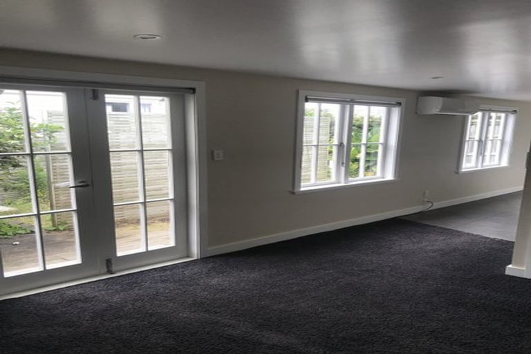 Photo of property in 26 Tinakori Road, Thorndon, Wellington, 6011