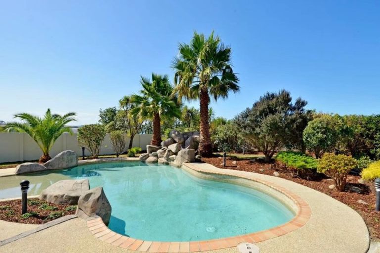 Photo of property in 5 Gilberd Place, Torbay, Auckland, 0630