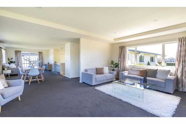 Photo of property in 1 Parklea Avenue, Halswell, Christchurch, 8025