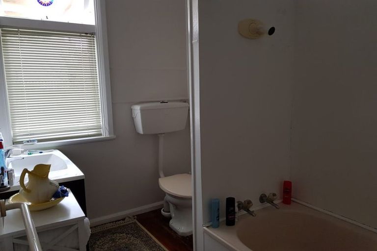 Photo of property in 120 Jickell Street, Hokowhitu, Palmerston North, 4410