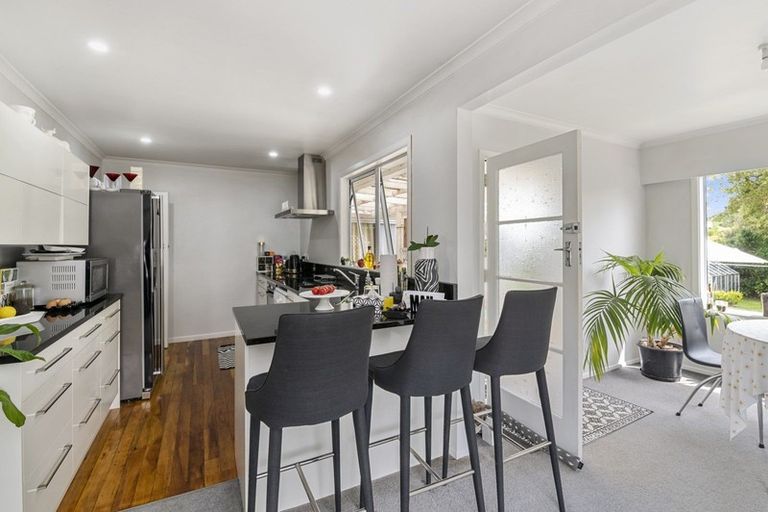 Photo of property in 13 Awatea Avenue, Paraparaumu, 5032