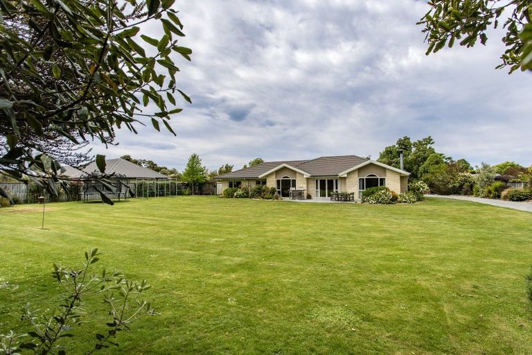 Photo of property in 2 Willowside Place, Amberley, 7410