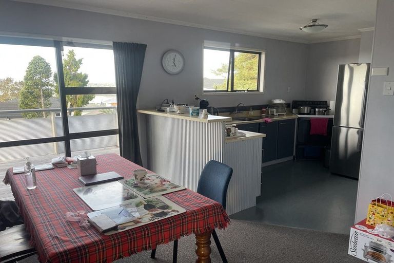 Photo of property in 136 Luckens Road, West Harbour, Auckland, 0618