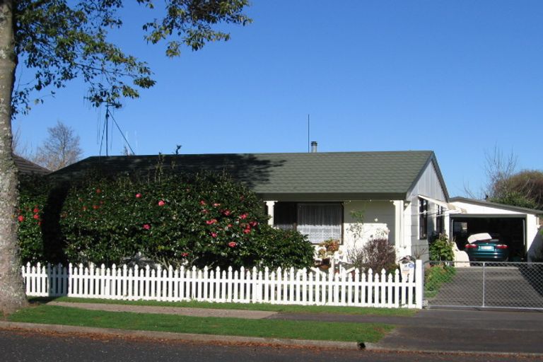 Photo of property in 1 Heath Street, St Andrews, Hamilton, 3200