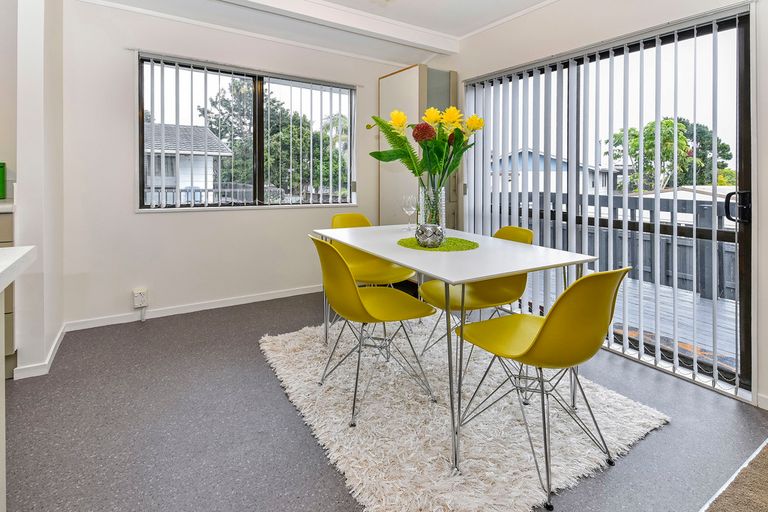 Photo of property in 2/122 Finlayson Avenue, Clendon Park, Auckland, 2103