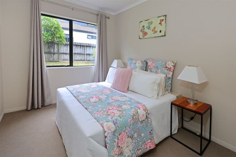 Photo of property in 12 Peachstone Lane, Henderson, Auckland, 0612