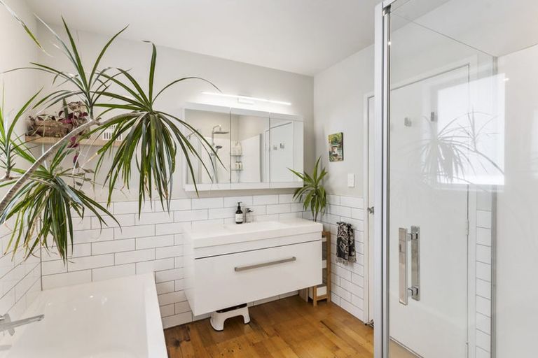 Photo of property in 2 Hatton Road, Orewa, 0931