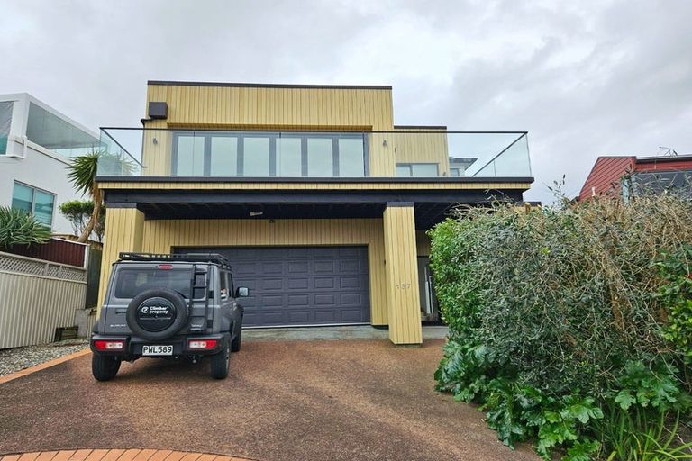 Photo of property in 137 Wiseley Road, West Harbour, Auckland, 0618
