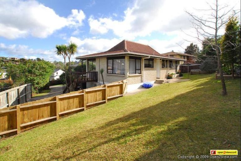 Photo of property in 2/21 Waiau Street, Torbay, Auckland, 0630