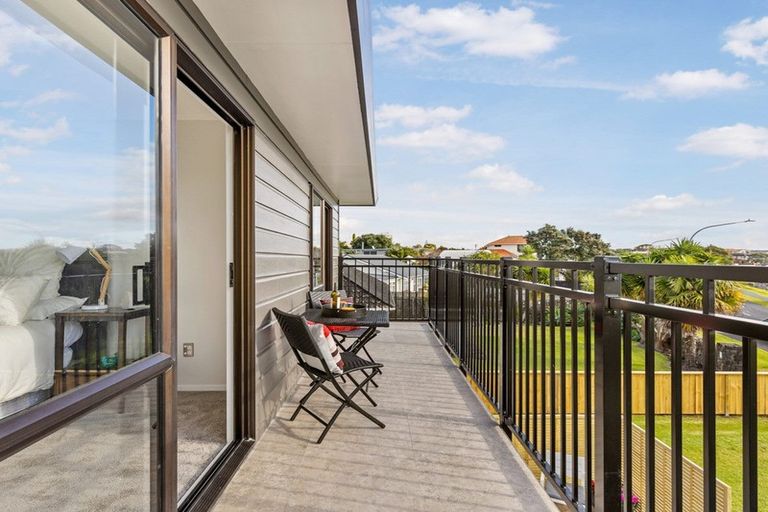 Photo of property in 1/42 Kiwi Esplanade, Mangere Bridge, Auckland, 2022