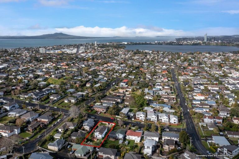 Photo of property in 51 Gordon Avenue, Forrest Hill, Auckland, 0620