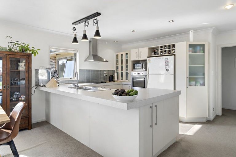 Photo of property in 24 Charles Street, Carterton, 5713