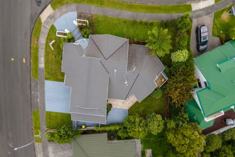 Photo of property in 2 Myers Grove, Churton Park, Wellington, 6037