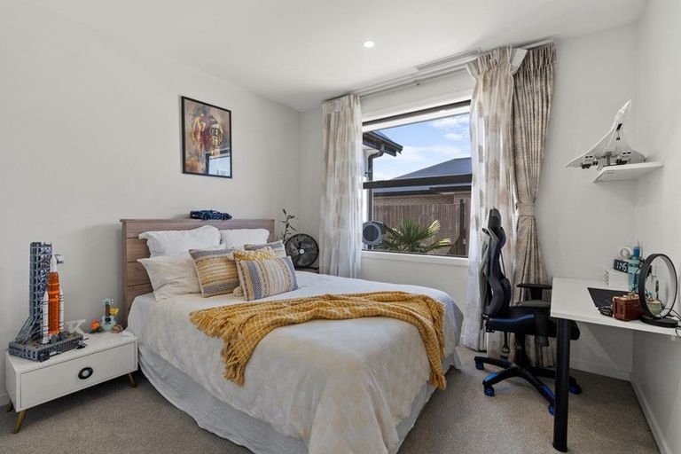 Photo of property in 34 Evelyn Crescent, Marshland, Christchurch, 8083