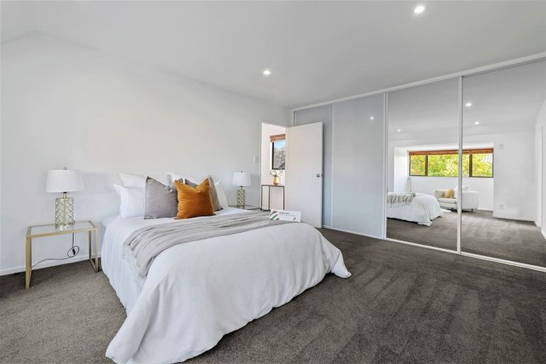 Photo of property in 15 Thurlestone Place, Burnside, Christchurch, 8053