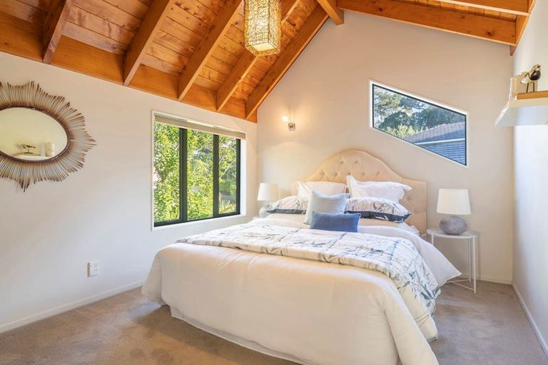 Photo of property in 6 Tree Fern Trail, Campbells Bay, Auckland, 0630