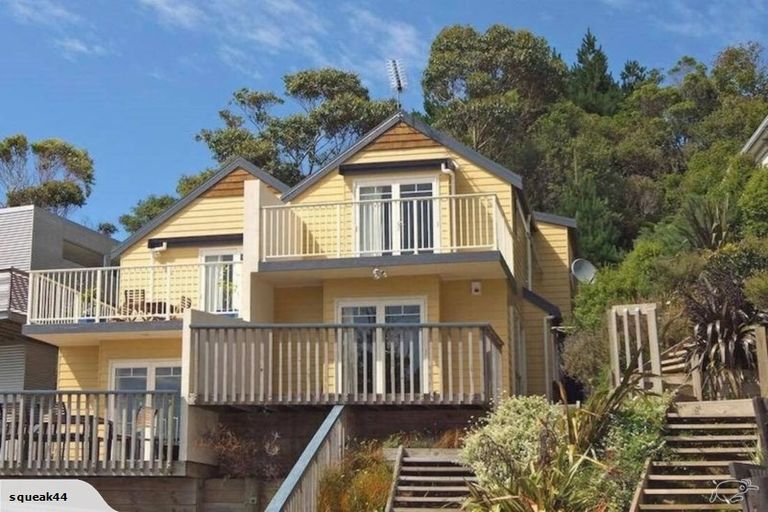 Photo of property in 17 Kopiko Way, Brooklyn, Wellington, 6021