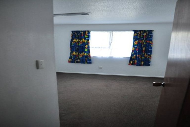 Photo of property in 2/67 Cortina Avenue, Johnsonville, Wellington, 6037