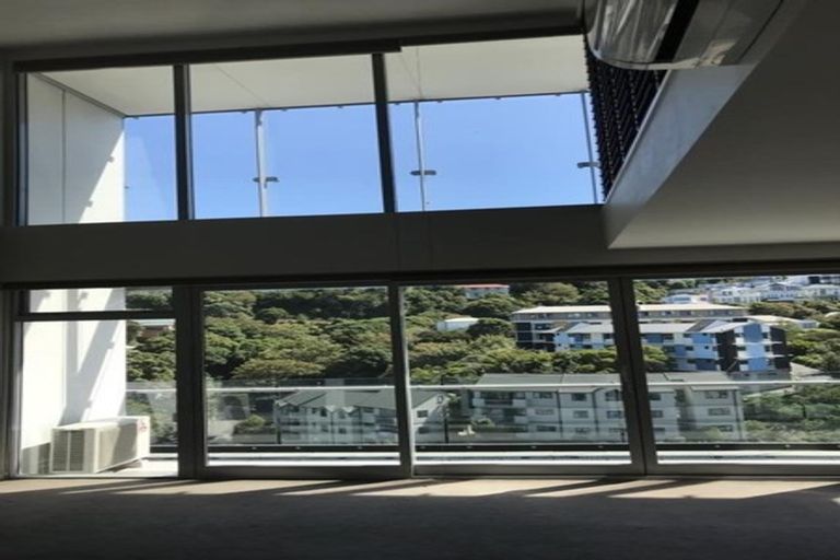 Photo of property in Montreaux Apartments, 10g/164 The Terrace, Wellington Central, Wellington, 6011