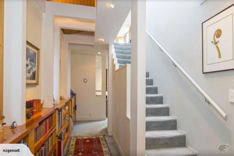 Photo of property in 23 Golf Road, Heretaunga, Upper Hutt, 5018