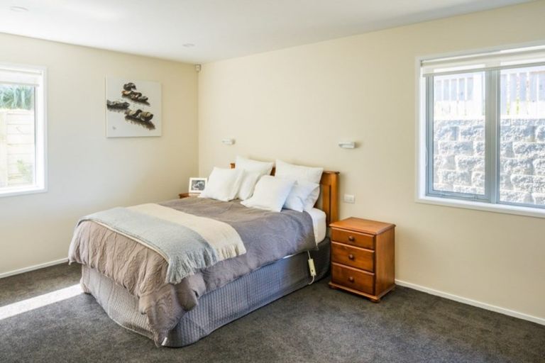 Photo of property in 51 Dowse Drive, Maungaraki, Lower Hutt, 5010