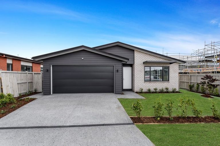 Photo of property in 98 Pepene Avenue, Takanini, 2112