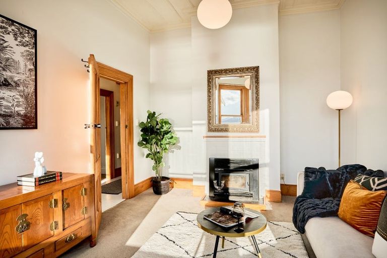 Photo of property in 23 Shannon Street, Mount Victoria, Wellington, 6011