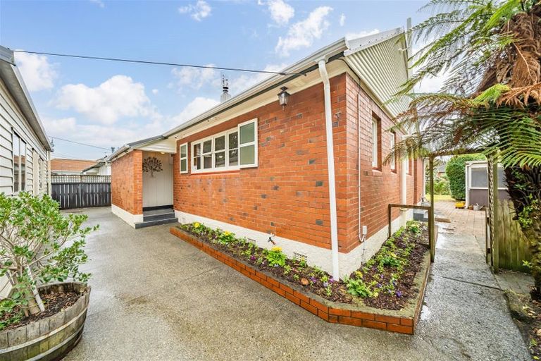 Photo of property in 43 Thornycroft Avenue, Epuni, Lower Hutt, 5011