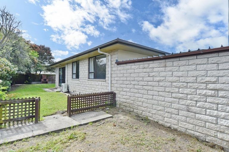 Photo of property in 2/121 Marlow Road, Aranui, Christchurch, 8061