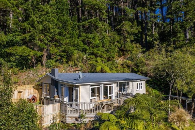 Photo of property in 54 Jocelyn Crescent, Pinehaven, Upper Hutt, 5019