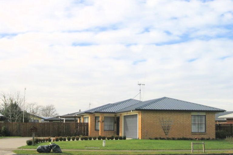 Photo of property in 52 Catalina Drive, Melville, Hamilton, 3206