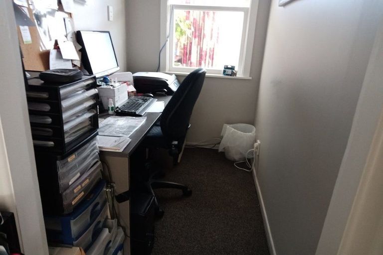 Photo of property in 5 Prestige Place, Maoribank, Upper Hutt, 5018