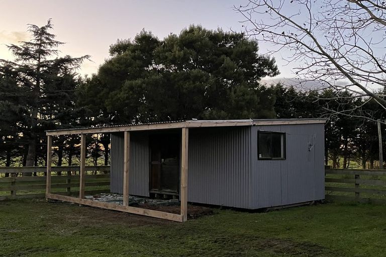 Photo of property in 729 Makerua Road, Tokomaru, Palmerston North, 4474