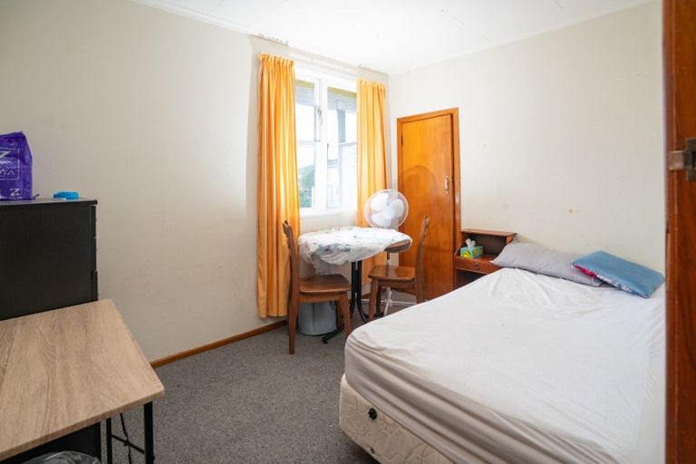 Photo of property in 87 Queens Drive, Lyall Bay, Wellington, 6022