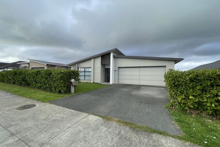 Photo of property in 35 Kuhanui Drive, Karaka, Papakura, 2113