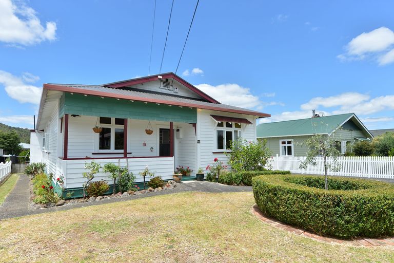 Photo of property in 46 King Street, Marton, 4710