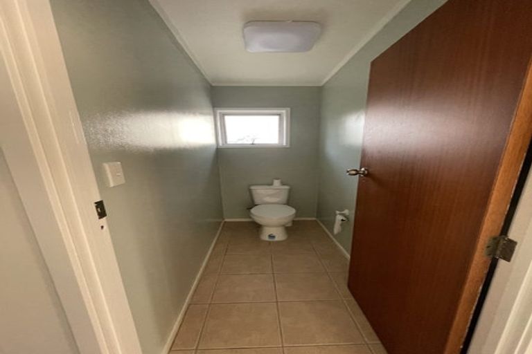 Photo of property in 34 Kingsclere Place, Goodwood Heights, Auckland, 2105