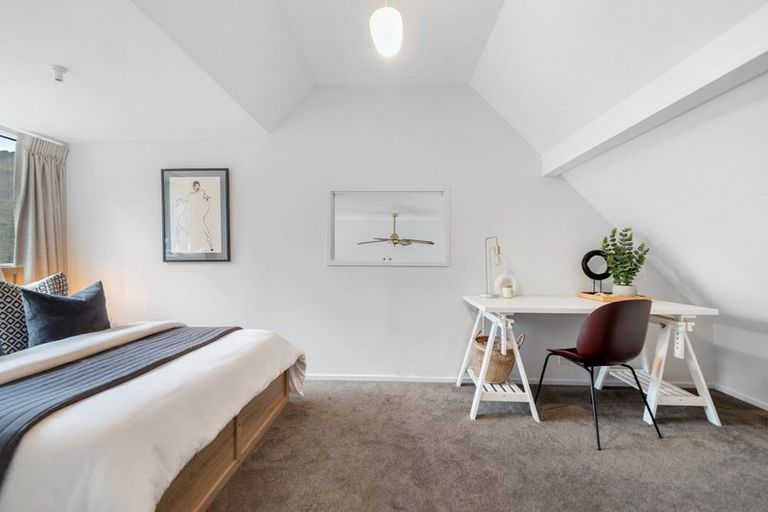 Photo of property in 8 Arawata Terrace, Fernhill, Queenstown, 9300