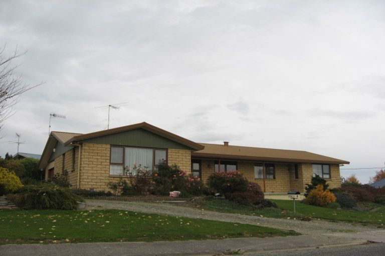 Photo of property in 1 Back Street, Tapanui, 9522