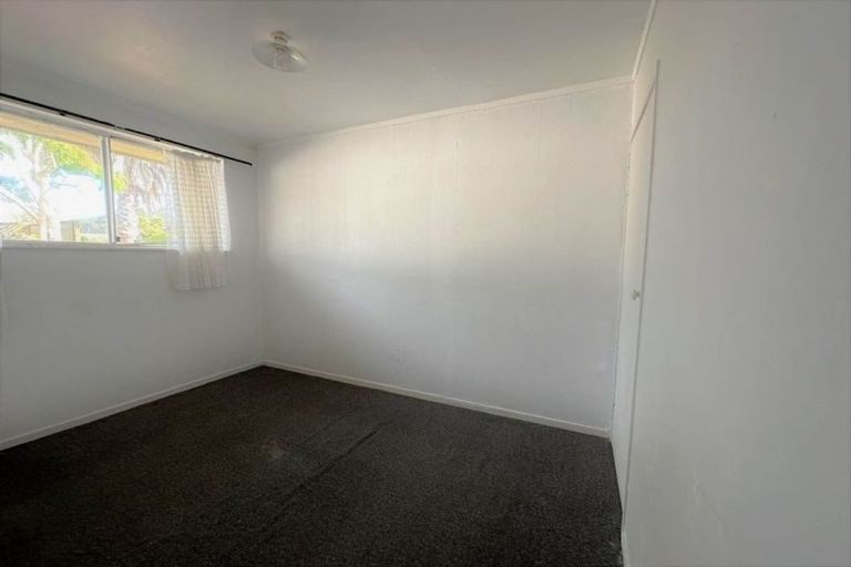 Photo of property in 1/76 Portage Road, New Lynn, Auckland, 0600