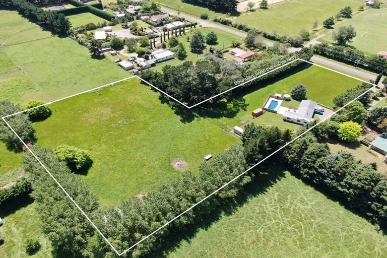 Photo of property in 17 Charlotte Street, Takapau, 4203