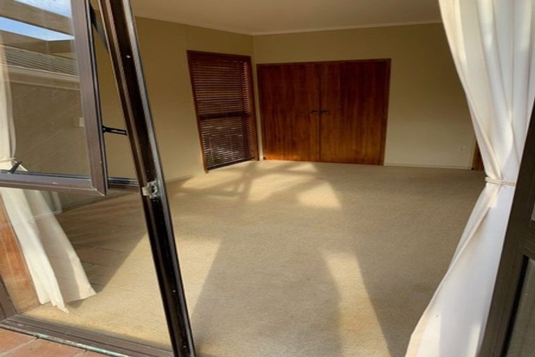 Photo of property in 1/38 Heathcote Road, Castor Bay, Auckland, 0620