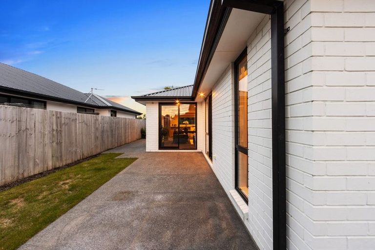 Photo of property in 27 William Nicholls Drive, Belfast, Christchurch, 8051