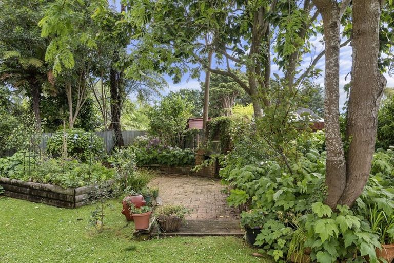 Photo of property in 33 Hooker Avenue, Chedworth, Hamilton, 3210