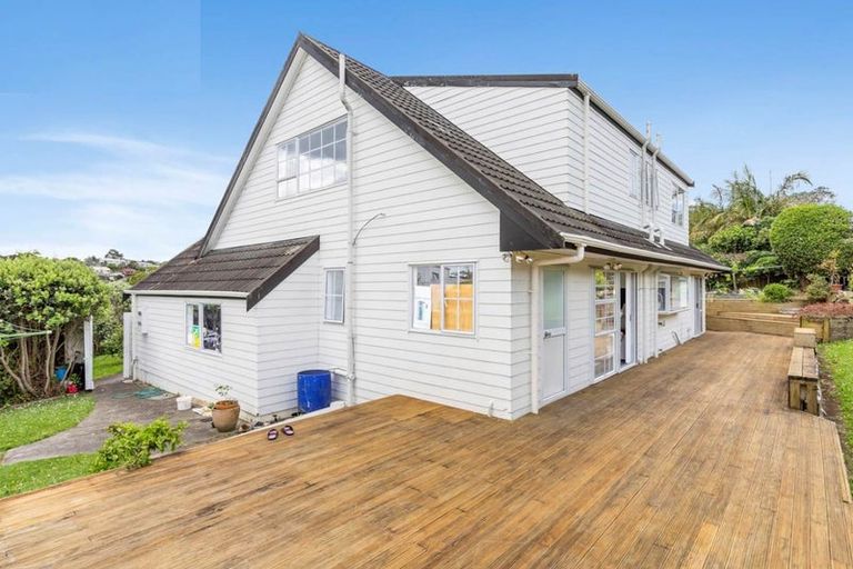 Photo of property in 13 Delisle Place, Windsor Park, Auckland, 0632