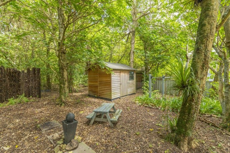 Photo of property in 56 Kapanui Road, Waikanae, 5036