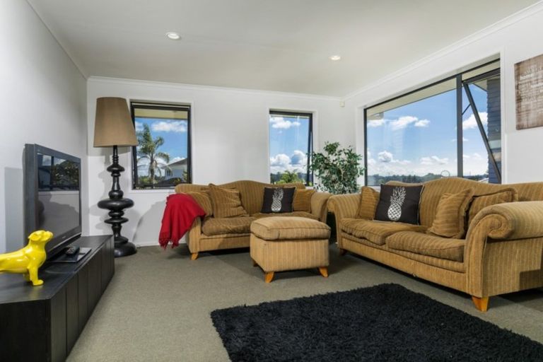 Photo of property in 3 Aberley Road, Schnapper Rock, Auckland, 0632